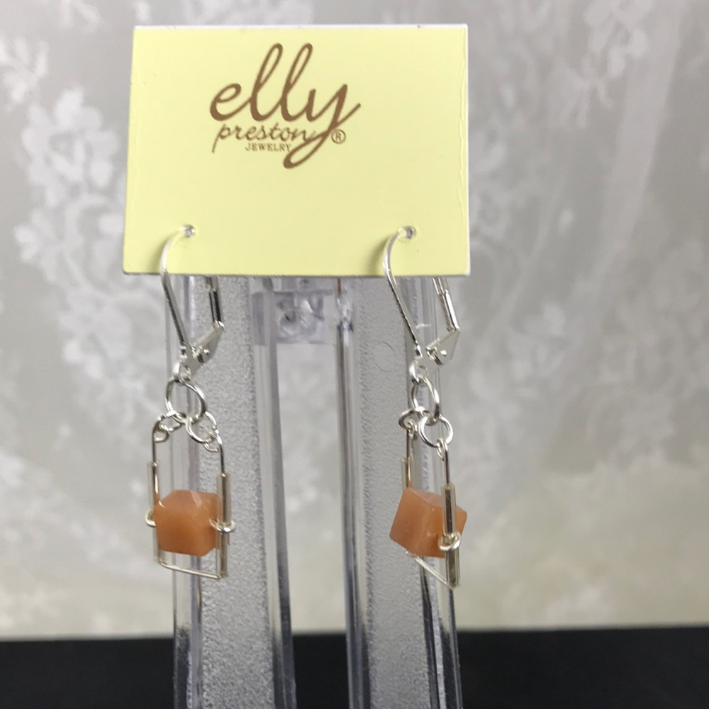 Elly Preston Leverback Pierced Earrings